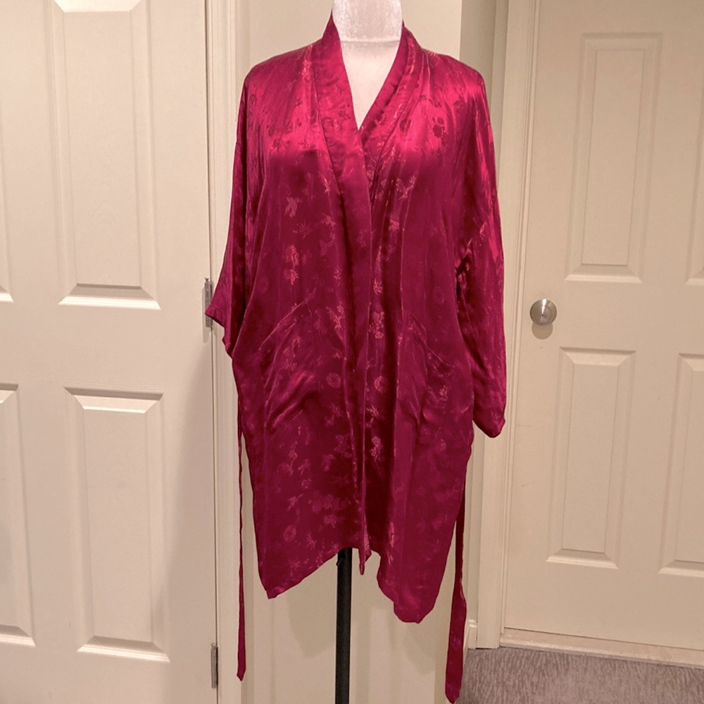 Vtg 80s? Silk red robe, Sz L